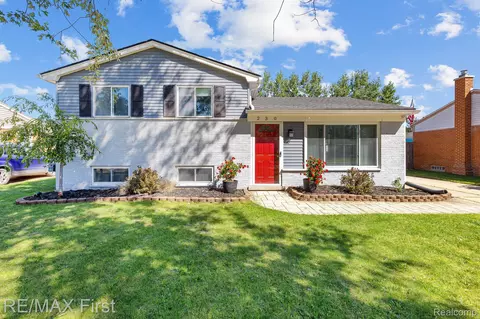 230 Harvard Ave, South Lyon, MI 48178