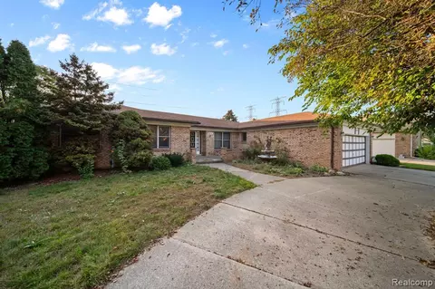 46141 Gulliver Dr, Shelby Township, MI 48315