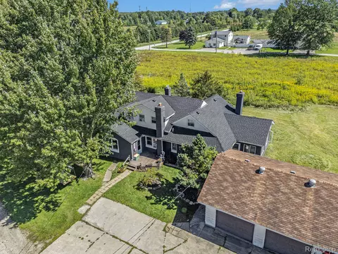 9653 S Lindsey Rd, Casco, MI 48064
