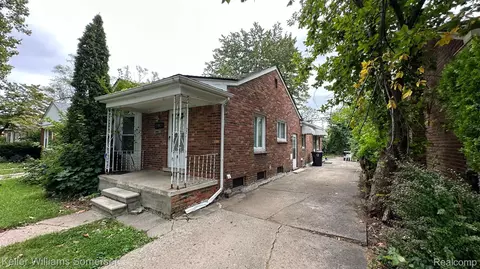 12931 Rosemary Blvd, Oak Park, MI 48237