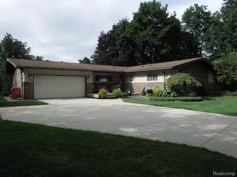 60553 Coachman, Washington, MI 48094