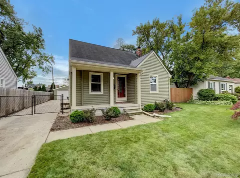1277 Harvard Rd, Berkley, MI 48072