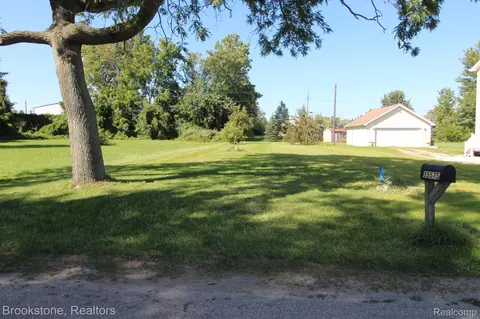 35575 Hamer St, New Baltimore, MI 48047
