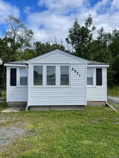 6921 Middlebelt Rd, Romulus, MI 48174 photo 1