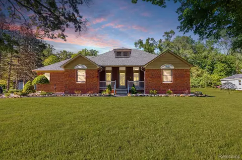 38820 Barth St, Romulus, MI 48174