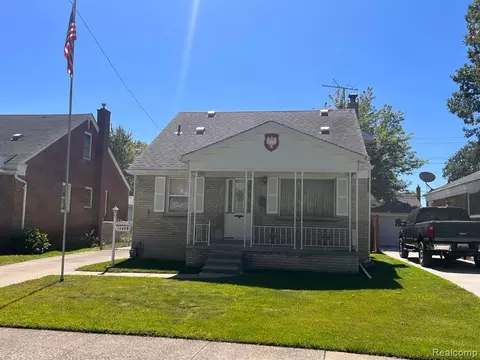 13499 Oakdale St, Southgate, MI 48195
