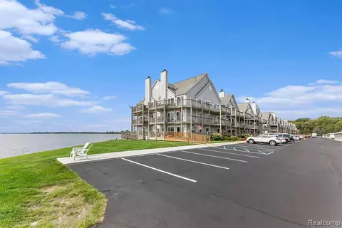 37530 Jefferson Ave #201, Harrison Township, MI 48045