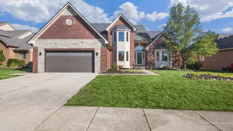 16225 Harvest Spring Ln, Macomb, MI 48042
