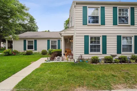 2943 Rockford, Orion, MI 48360