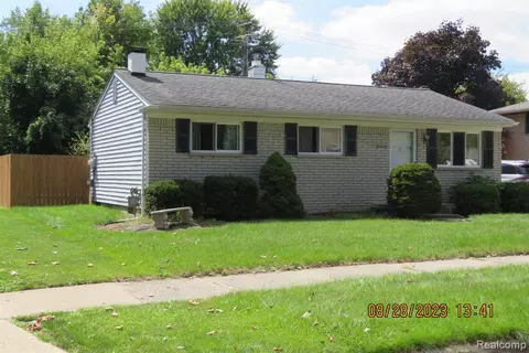 31833 Lafler Dr, Rockwood, MI 48173