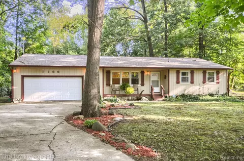 1166 W Williamson Ave, Flint, MI 48507