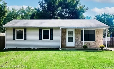 160 Clive Ave, Waterford, MI 48328