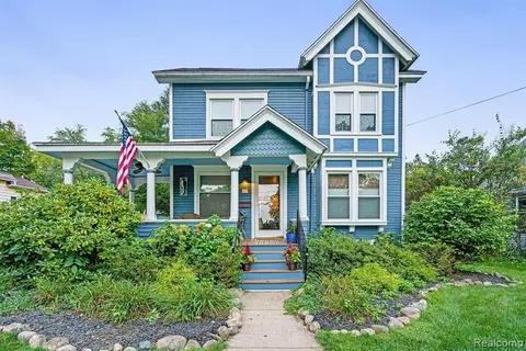 437 W Middle St, Chelsea, MI 48118