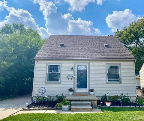 6169 Gilman St, Garden City, MI 48135