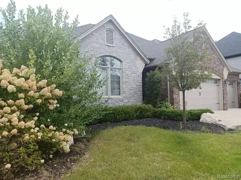 1981 Westridge Dr, Utica, MI 48316