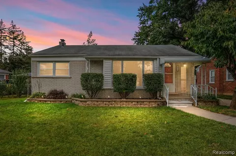 26710 Santa Maria, Redford, MI 48240