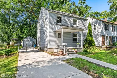 207 Gardendale St, Ferndale, MI 48220