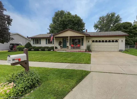 556 Montana St, Marysville, MI 48040