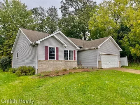140 Olde Mill Pointe, Linden, MI 48451