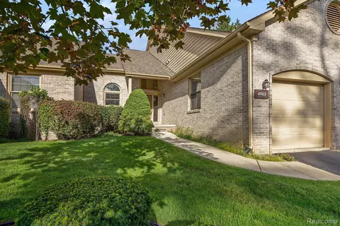 4963 Fairways Dr, Genoa, MI 48116