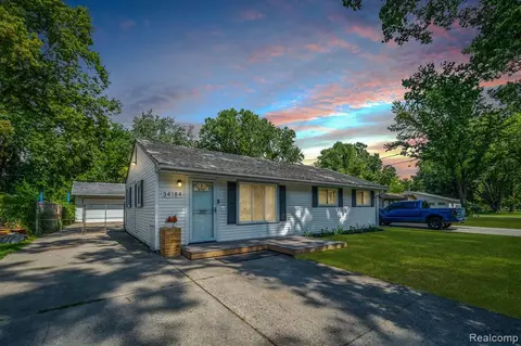 34184 Richland St, Livonia, MI 48150