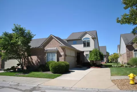 40769 Provencal Ct, Clinton Township, MI 48038
