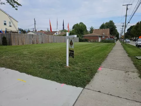 7800 Mead St, Dearborn, MI 48126