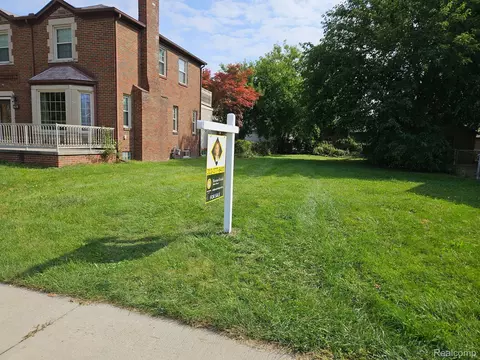 7900 Middlepointe St, Dearborn, MI 48126