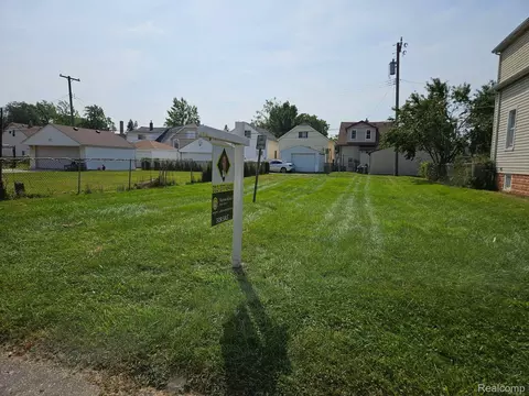 8915 Shaddick St, Dearborn, MI 48126