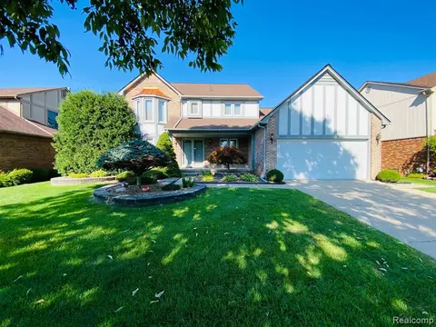 44075 Cadburry Dr, Clinton Township, MI 48038