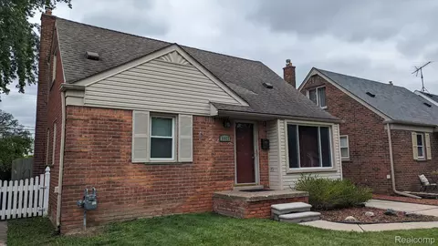 9932 Hubert Ave, Allen Park, MI 48101