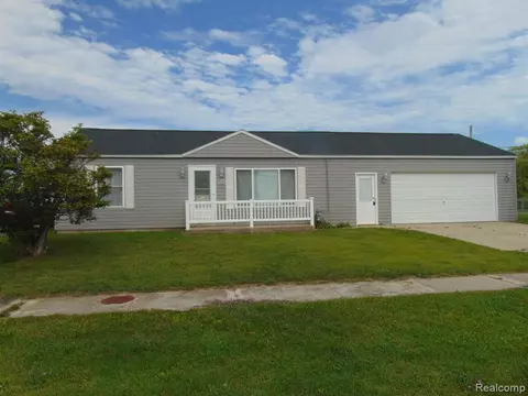 517 1st St N, Oscoda, MI 48750