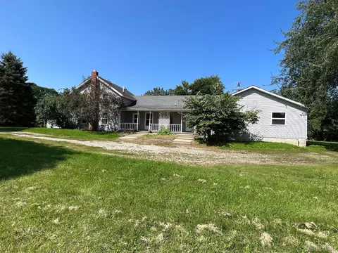 2021 Seymour Lake Rd, Brandon, MI 48462