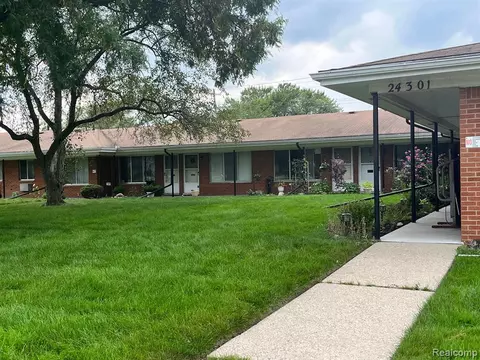24301 Kelly Rd #115, Eastpointe, MI 48021
