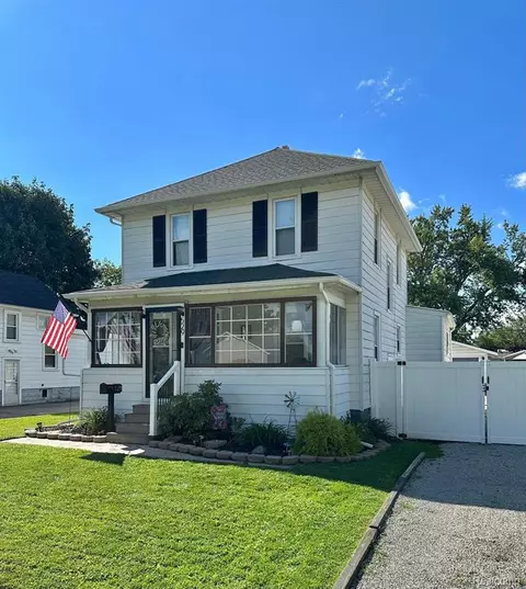 529 Lavender St, Monroe, MI 48162