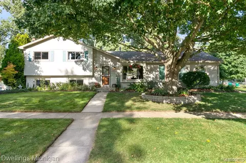5859 Huntington Dr, Ypsilanti, MI 48197