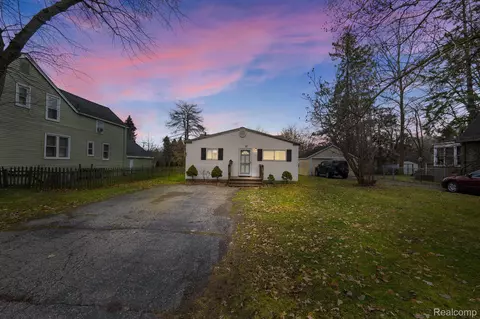 65 Oakmont E, Auburn Hills, MI 48326