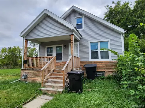 17905 Mitchell St, Detroit, MI 48212