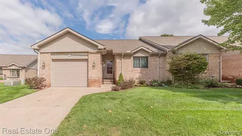 22215 Quail Run Cir #1, South Lyon, MI 48178