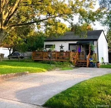 161 W New York Ave, Pontiac, MI 48340