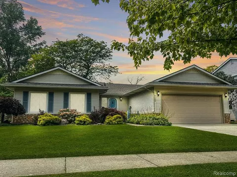 21904 Hall Rd, Woodhaven, MI 48183