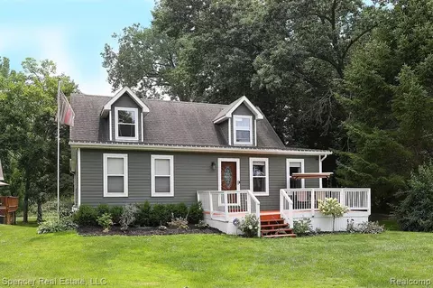 11963 Rusty Ln, Davisburg, MI 48350