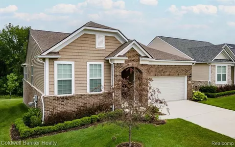 1166 Lark St, Lake Orion, MI 48360