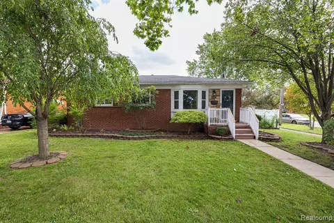 14491 Balsam St, Southgate, MI 48195