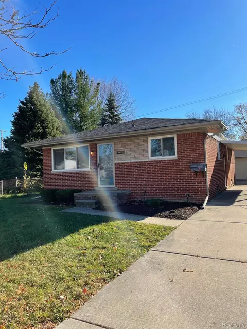22700 Francis St, Saint Clair Shores, MI 48082