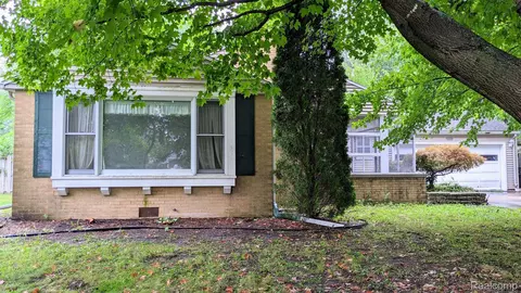 1361 Glendale Ave, Saginaw, MI 48638
