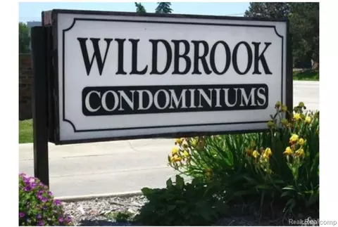 30080 Wildbrook Dr #104, Southfield, MI 48034