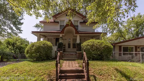 115 W Beverly Ave, Pontiac, MI 48340