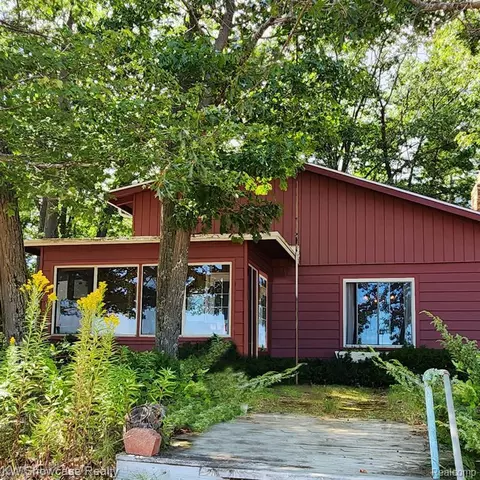 2490 N Us Highway 23 Hwy, Oscoda, MI 48750