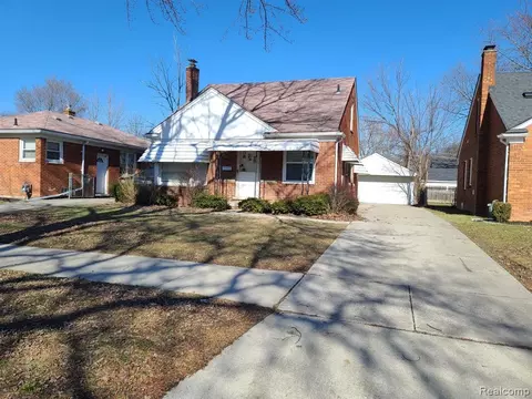 21365 Newcastle Rd, Harper Woods, MI 48225